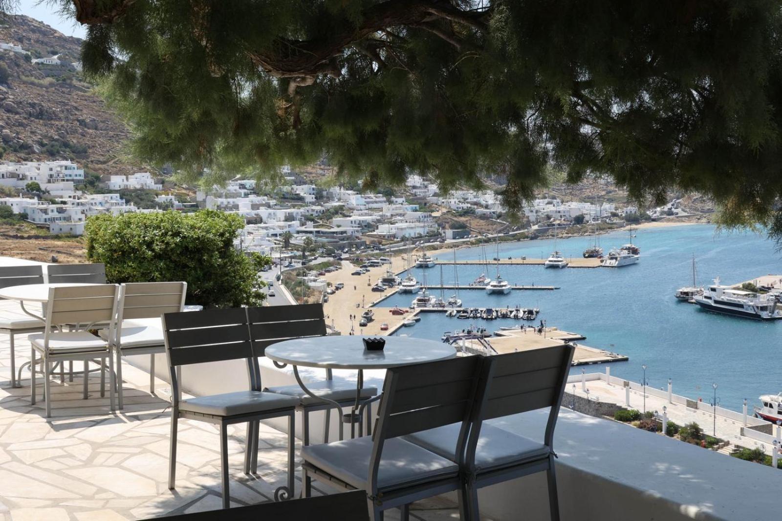 Adikri Villas & Suites Tourlos Exterior photo