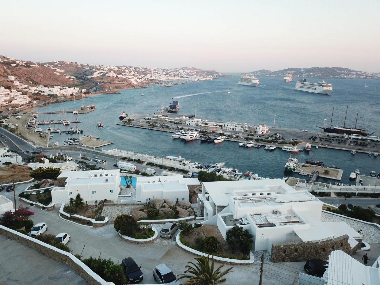 Adikri Villas & Suites Tourlos Exterior photo