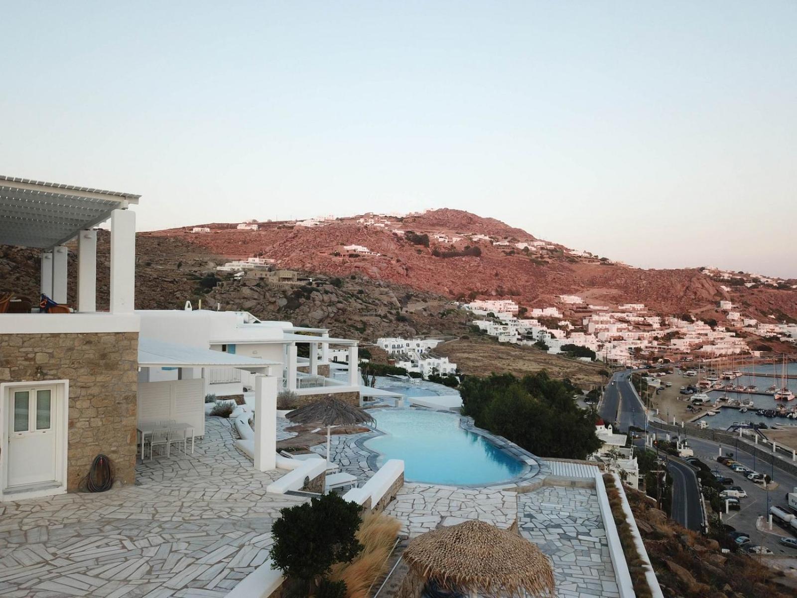 Adikri Villas & Suites Tourlos Exterior photo