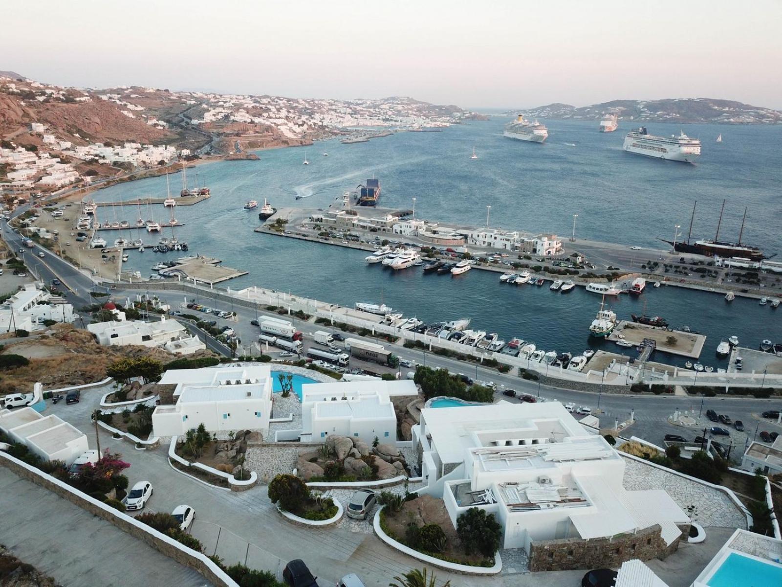 Adikri Villas & Suites Tourlos Exterior photo